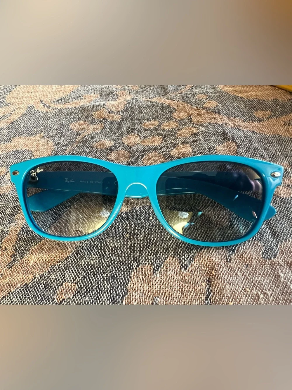 Ray-Ban Sunglasses New Wayfarer RB 2132 Blue Frame